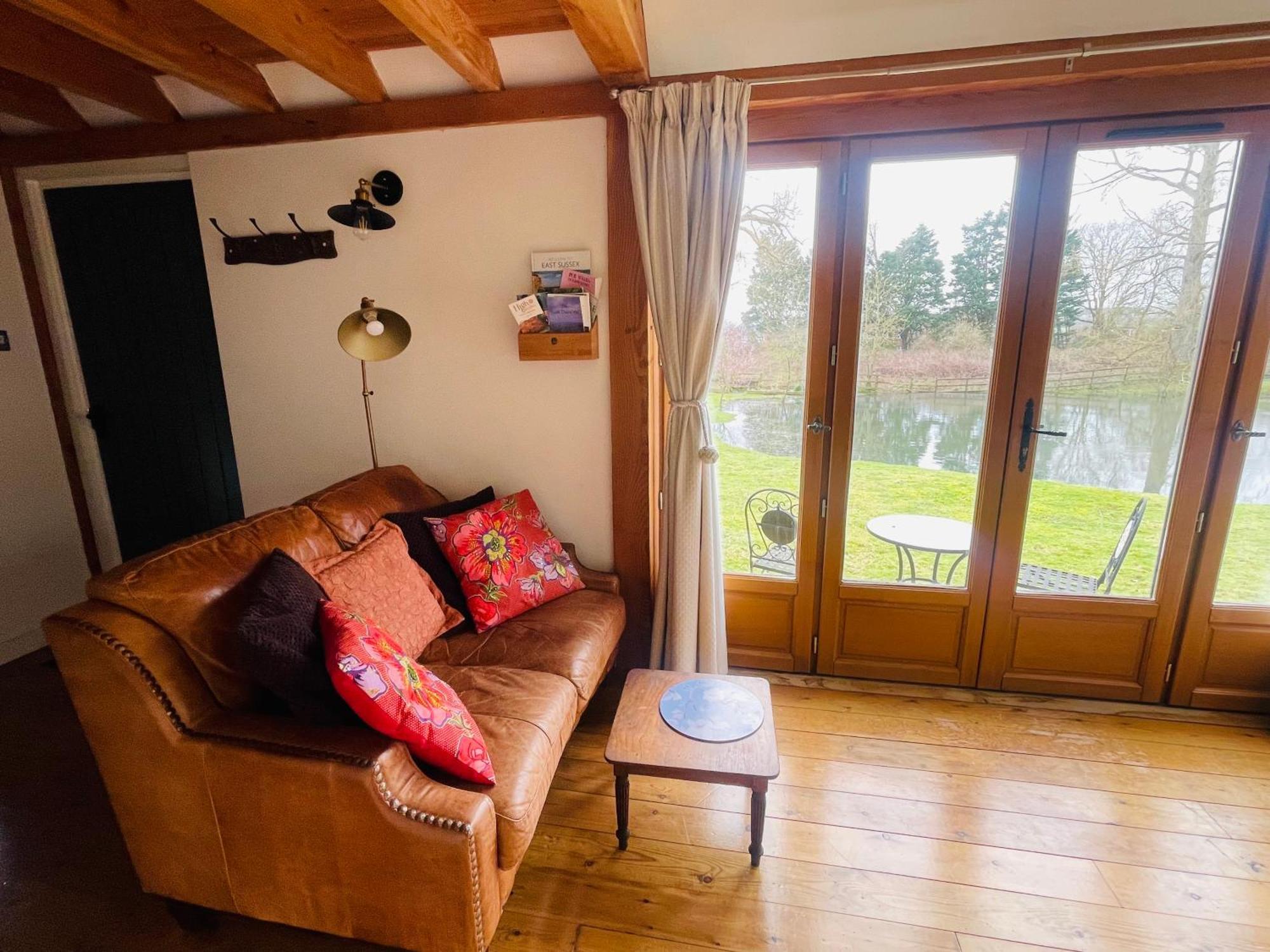 Apartment The Barn With Hot Tub Overlooking The Ringmer