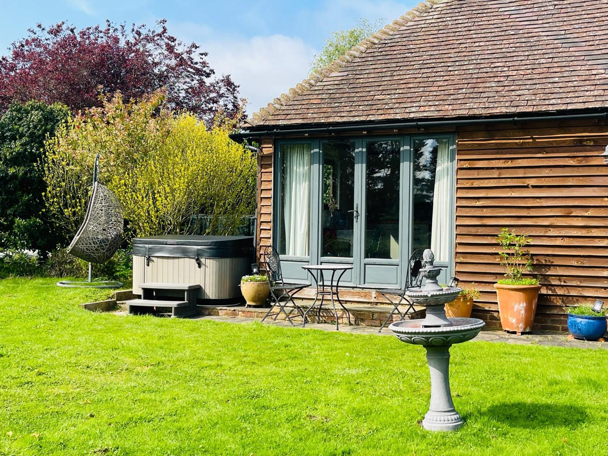 The Barn With Hot Tub Overlooking The